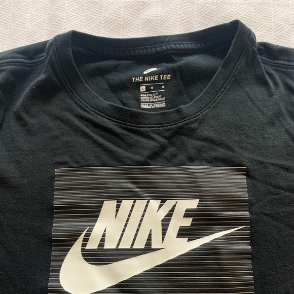 NIKE AIR TEE - Picture 2 of 3